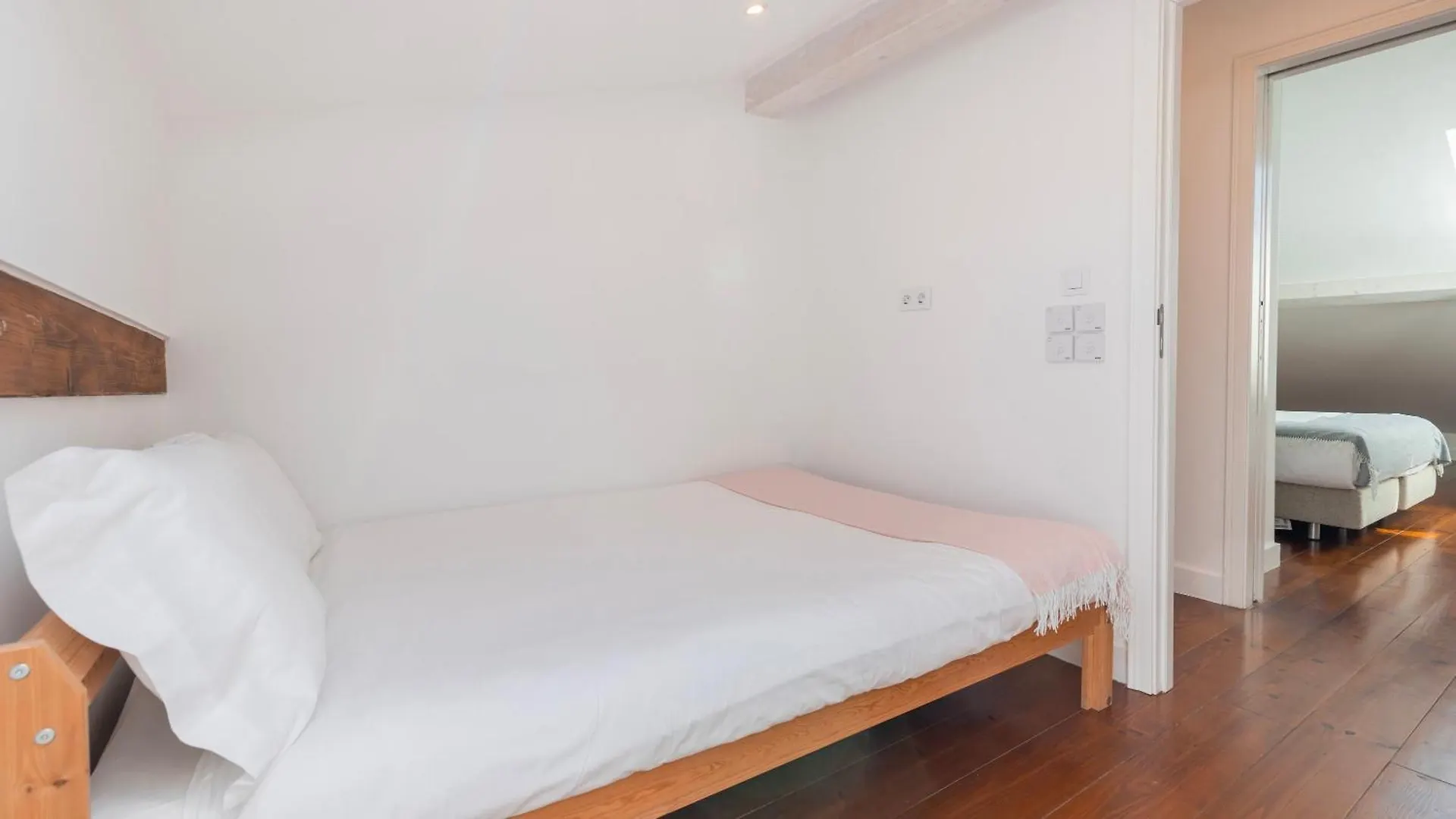 Charming 3Bdr Duplex In City Center By Lovelystay Lisbon Apartment
