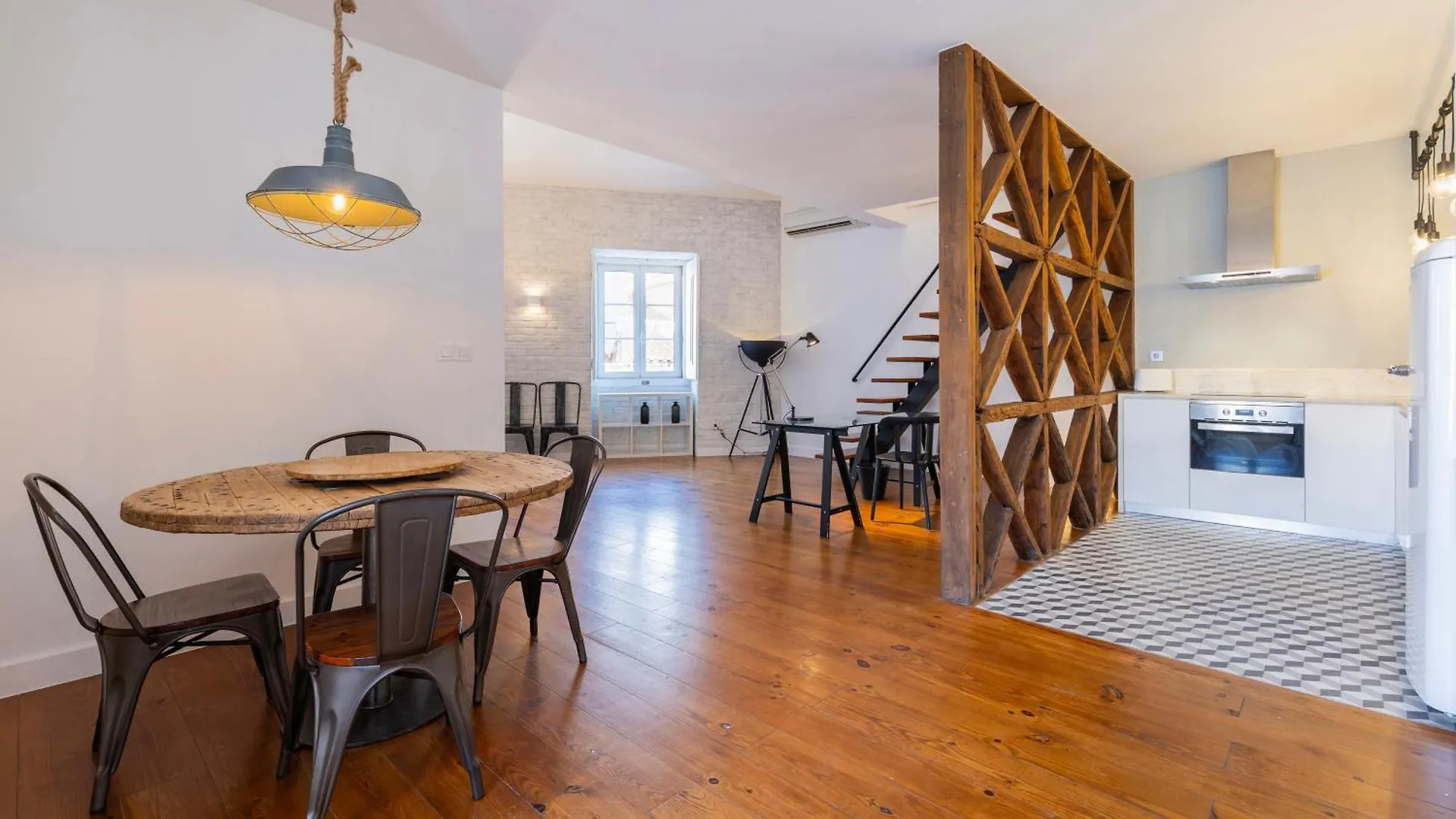 Charming 3Bdr Duplex In City Center By Lovelystay Lisbon Apartment