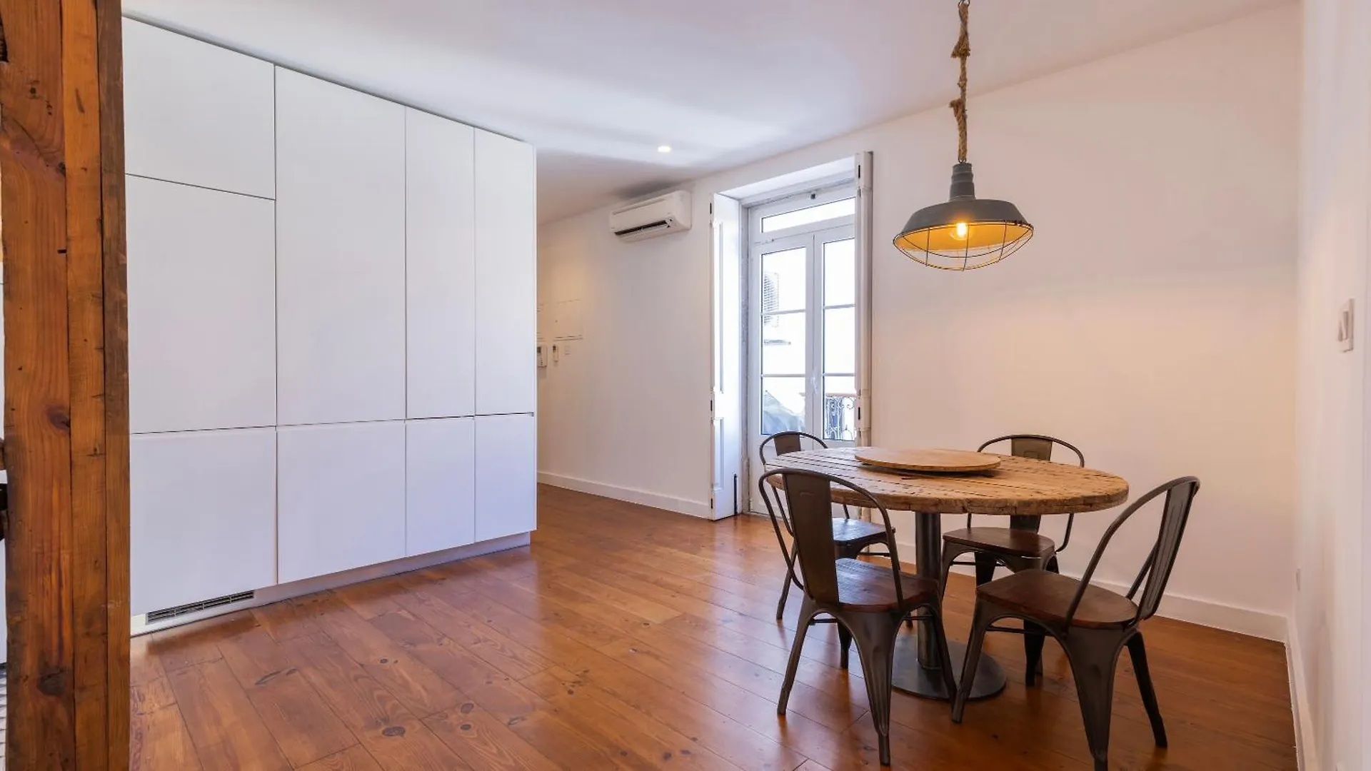 Charming 3Bdr Duplex In City Center By Lovelystay Lisbon Apartment