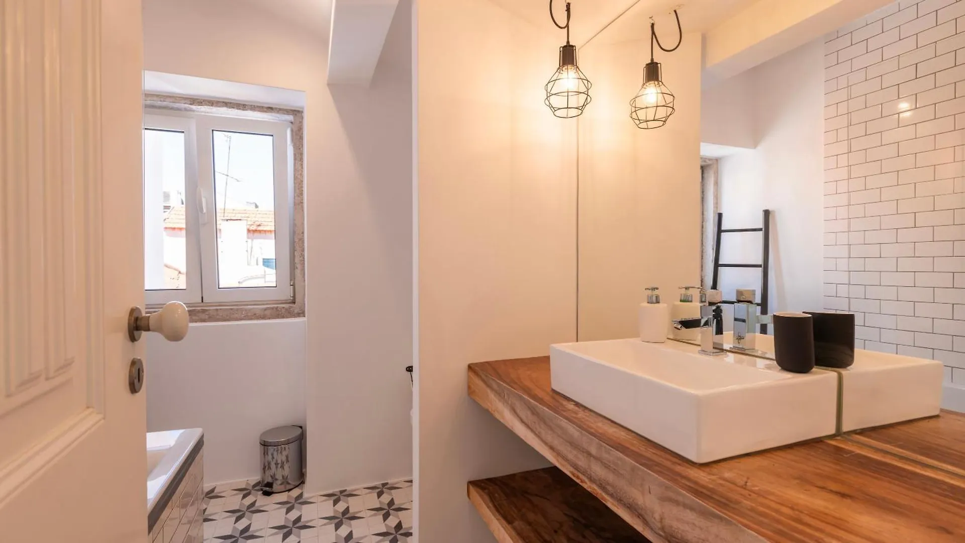 Apartment Charming 3Bdr Duplex In City Center By Lovelystay Lisbon