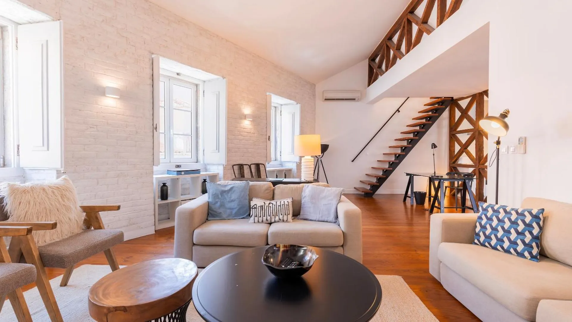 Charming 3Bdr Duplex In City Center By Lovelystay Lisbon Apartment